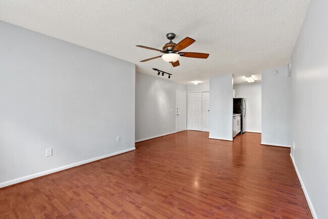 Foto del edificio - 4201 W McNab Rd