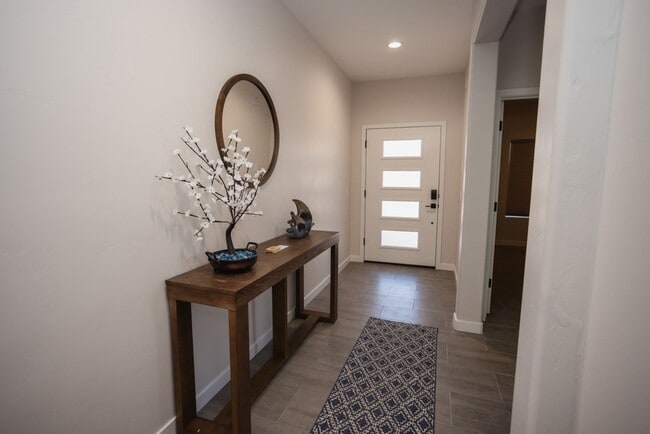 Building Photo - Luxury Vacation Rental