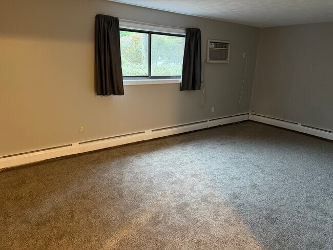 Building Photo - QC - 12R English Village Rd 102