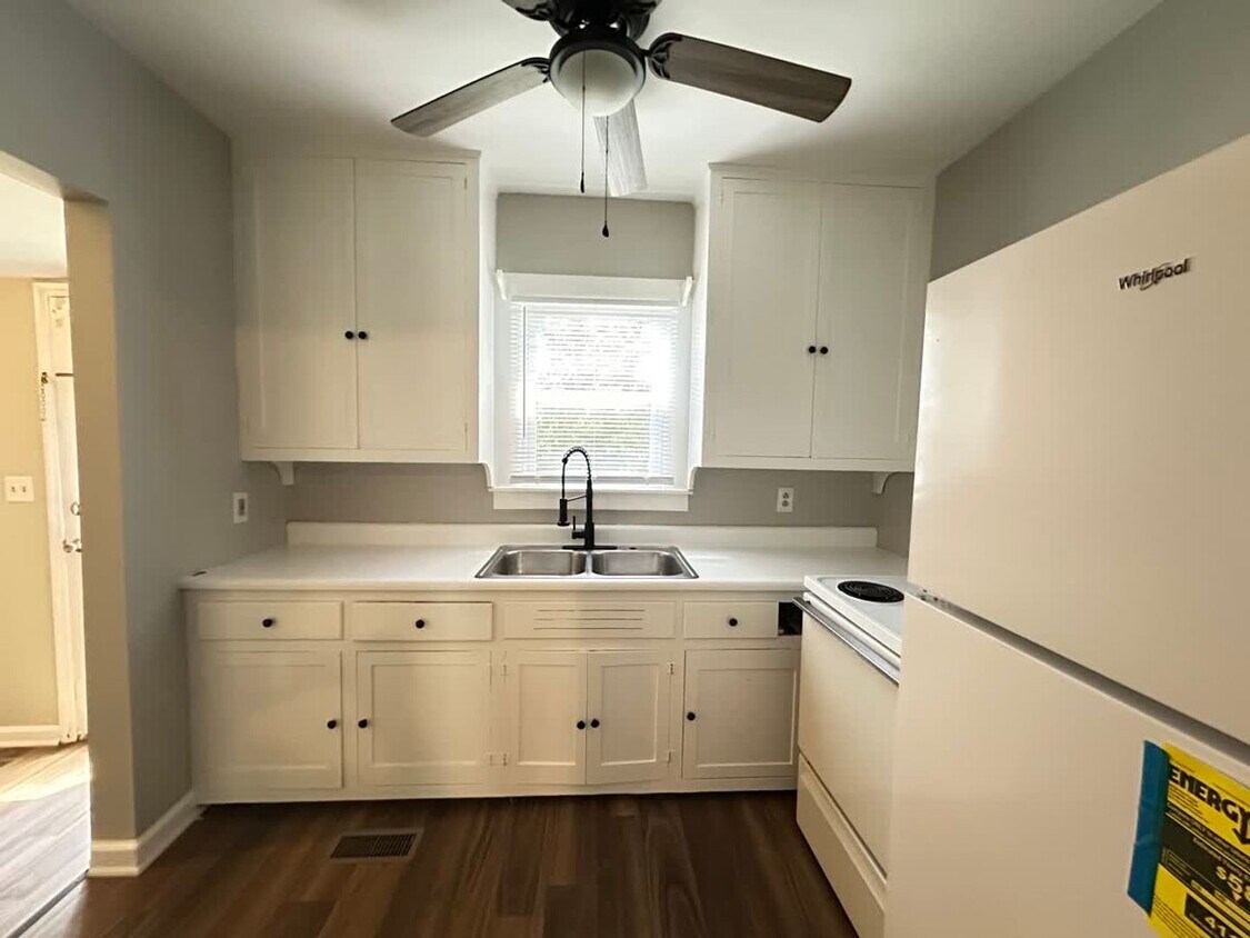 Foto principal - 1424 N Limestone
