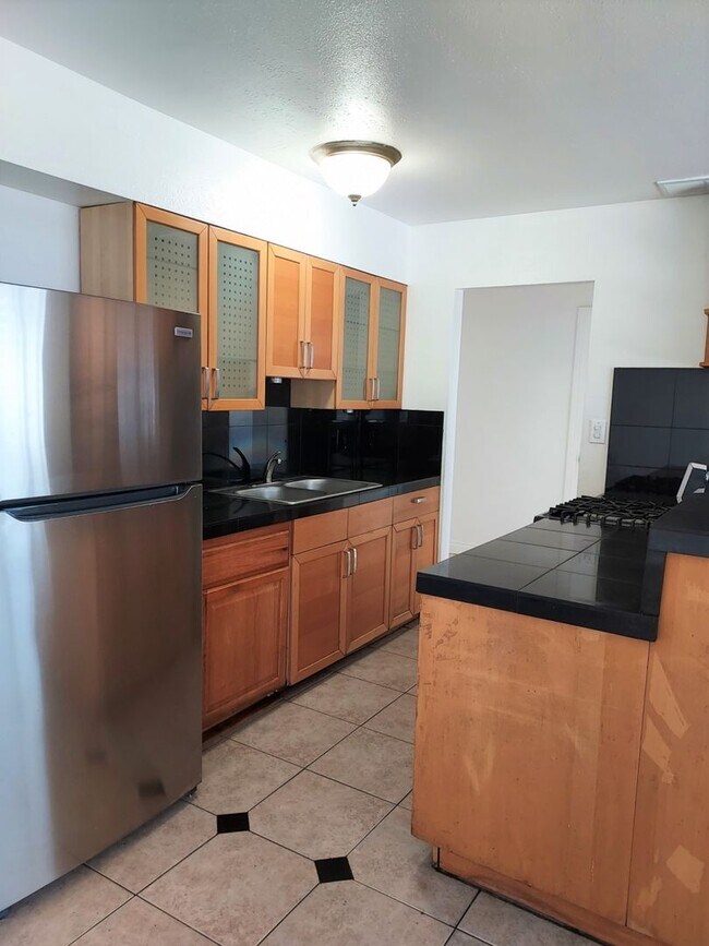 Foto del edificio - COMING SOON! Spacious 4 Bedroom, 3 Bathroom Home with Driveway