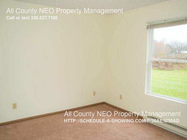 Building Photo - 10555 Village Dr