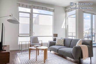 Building Photo - 4055 Redwood Ave