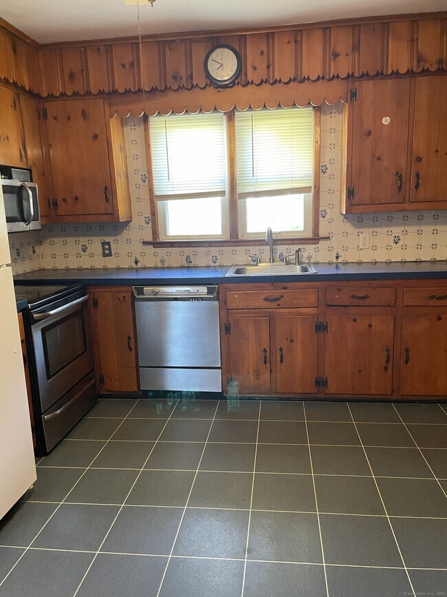 Building Photo - 537 1st Ave