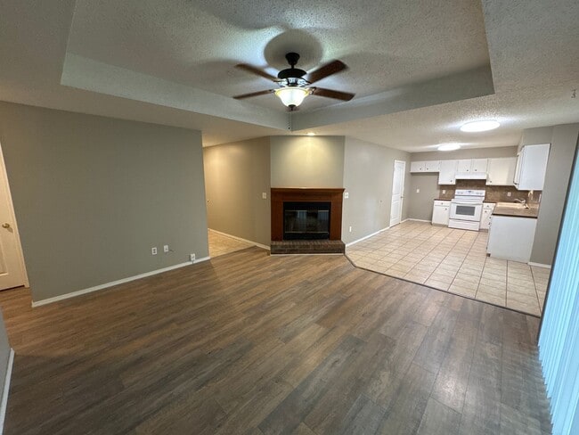 Foto del edificio - 3 Bedroom! 2 Baths! 2 Car Garage!  Kickapo...