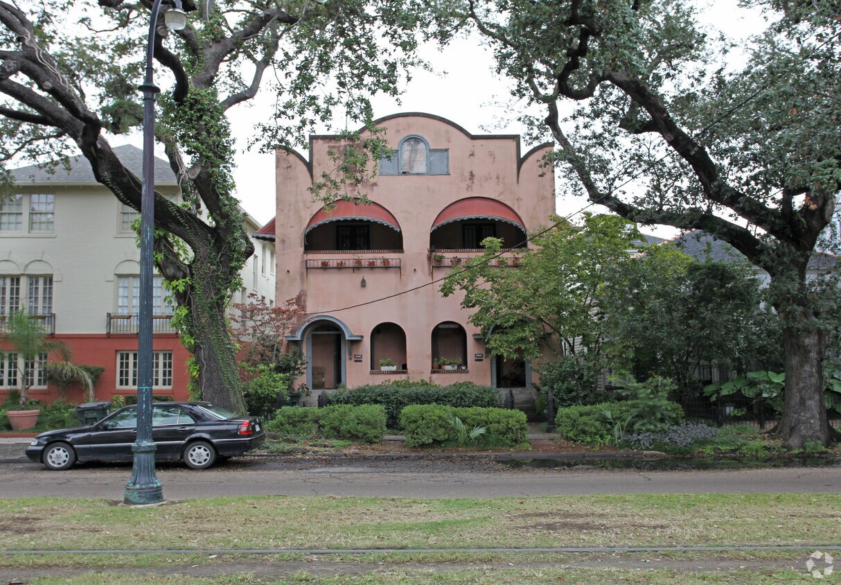 Primary Photo - 4227 St Charles Ave