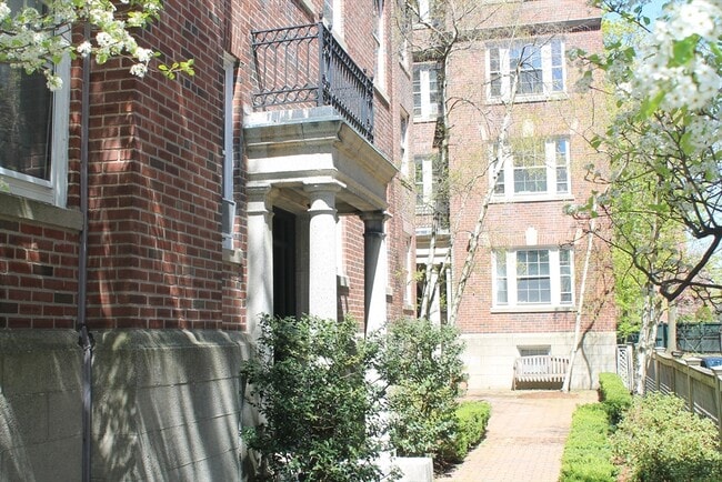 Building Photo - 31 Concord Ave