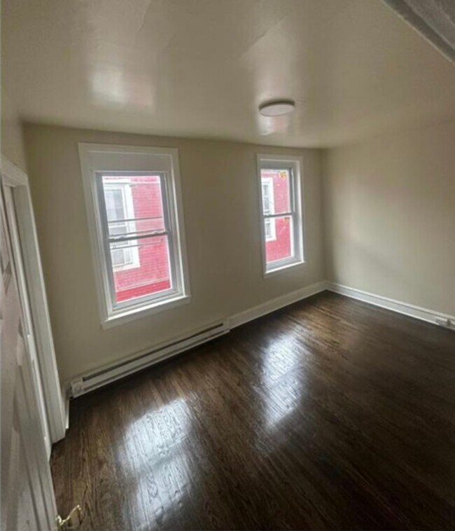 Building Photo - 3 Bedroom House for Rent