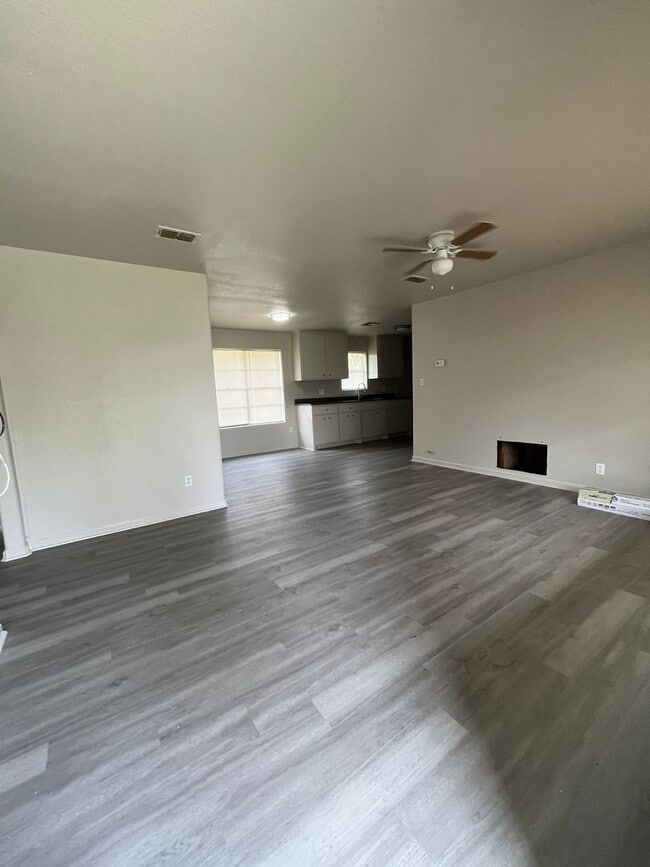 Building Photo - Home for Rent