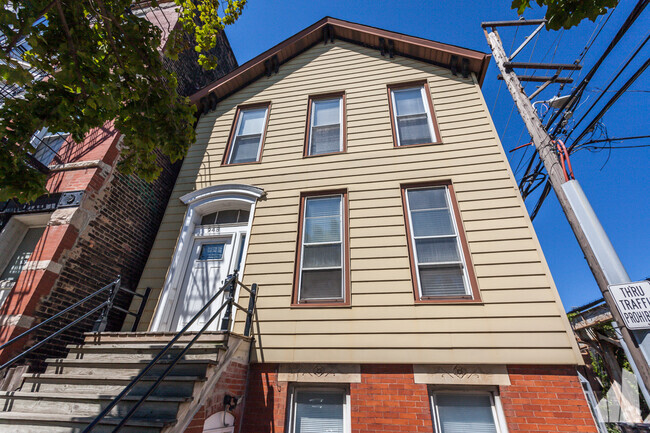 Building Photo - 948 W Willow St