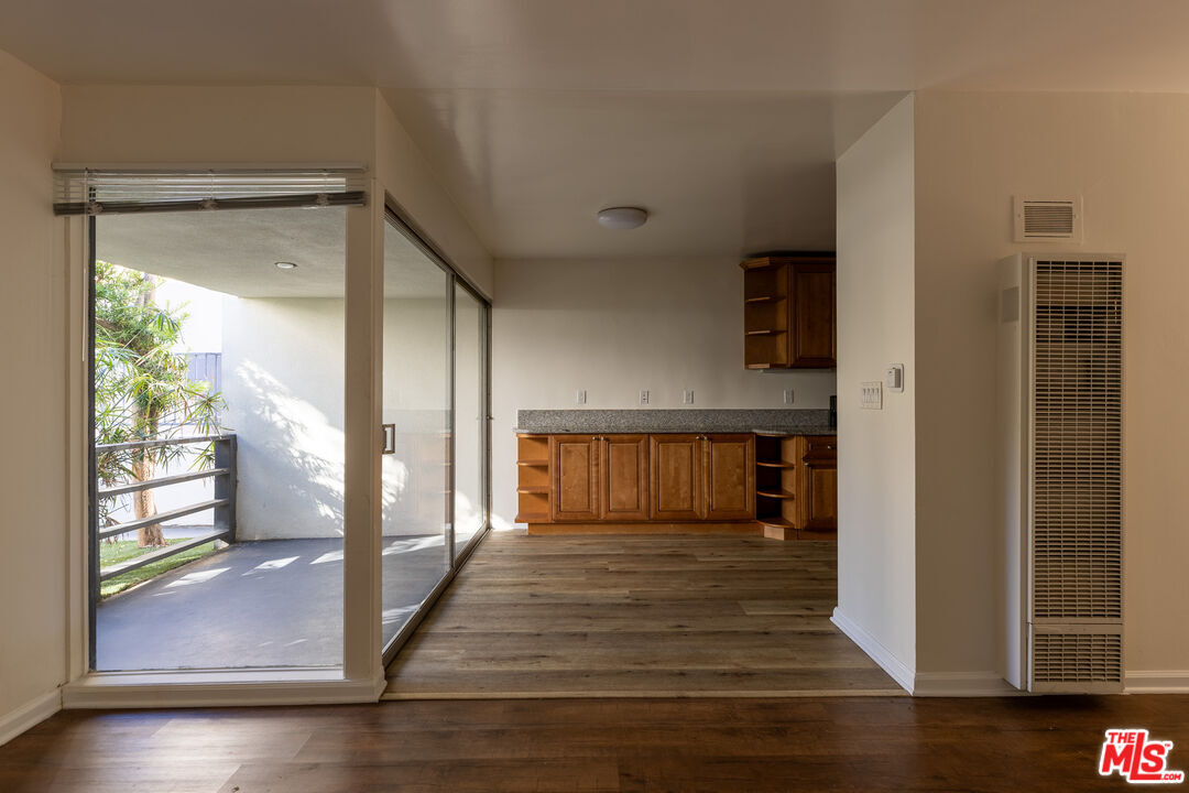 Foto principal - 1233 Barry Ave