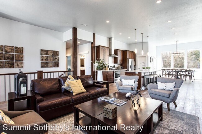 Foto del edificio - 4 br, 4 bath House - 1551 W. Alpine Ave