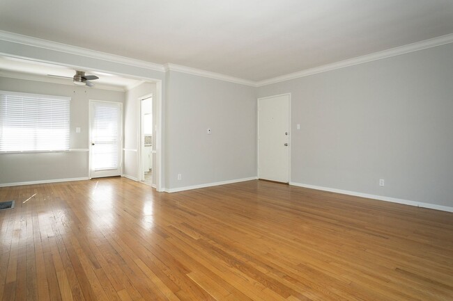 Foto del edificio - 1420 Barrington Way