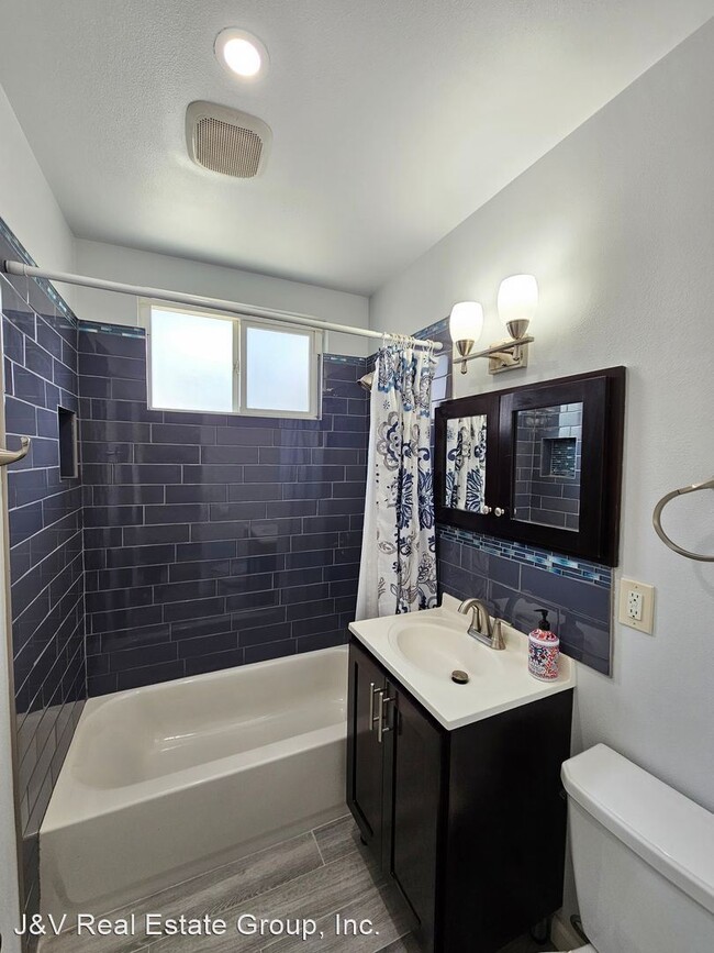 Building Photo - 2 br, 1 bath House - 4601 Leonis St