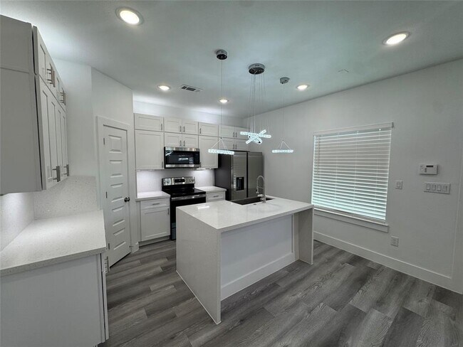 Foto del edificio - 4604 Bricker St