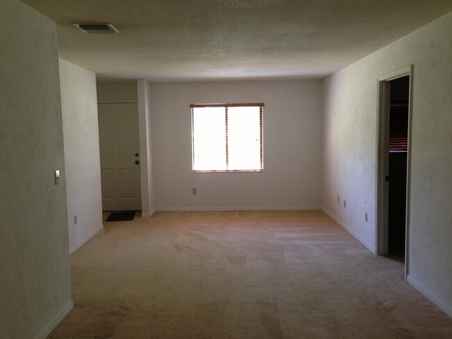 Photo - 93 E High St House