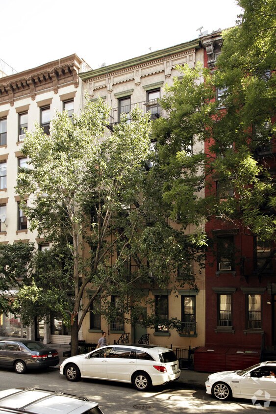 Foto del edificio - 413 E Ninth St