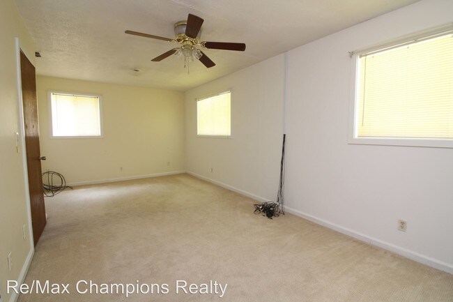 Building Photo - 2 br, 2 bath House - 2257 Lois Ave
