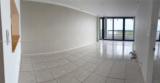 Foto del edificio - 2555 Collins Ave