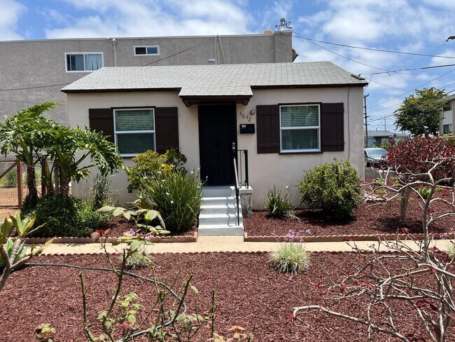 Foto del edificio - Fashion Valley West, USD -Charming Cottage...