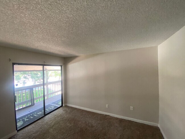 Building Photo - Large 3-bedroom 2 Bathroom in Robinwood!