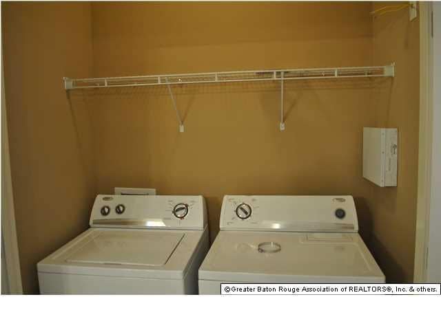 Building Photo - 2405 Brightside Dr