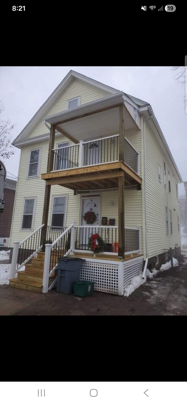 Building Photo - 14 Bardwell St