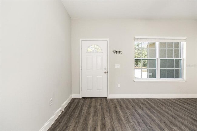 Foto del edificio - 5998 SW 154th Street Rd