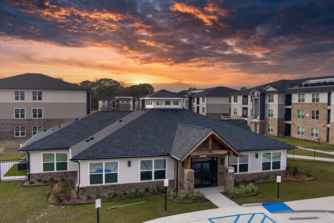 Foto del edificio - 800 N Ardenwood Dr