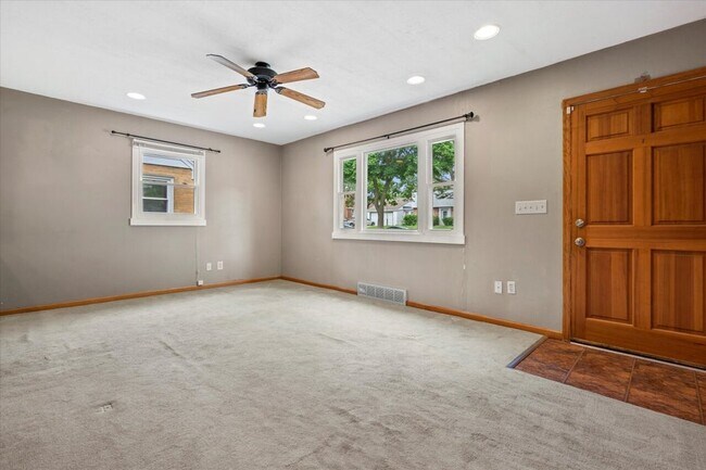 Foto del edificio - 3121 N 93rd St