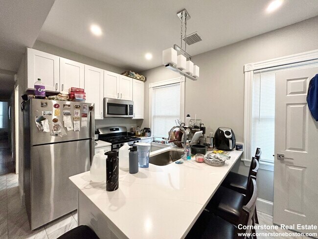 Foto del edificio - 267 E Cottage St