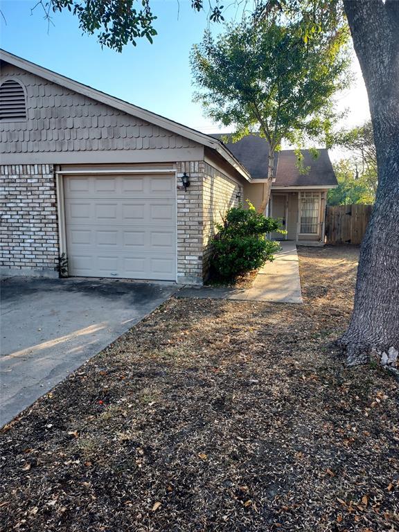 Primary Photo - 627 Greenlawn Blvd