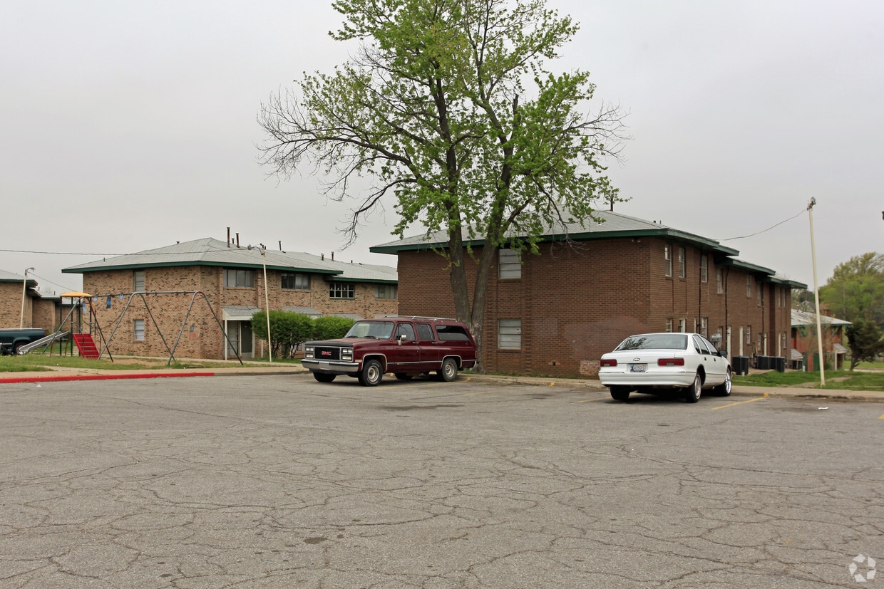 Building Photo - Grand Boulevard Townhomes