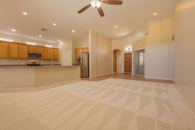 Foto del edificio - 3 Bedrooms 2 Bathrooms