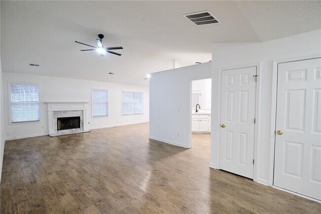 Foto del edificio - 1645 Fort Mason Way