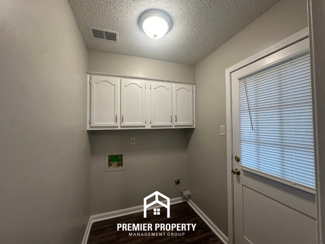 Building Photo - 2814 Baywood Dr