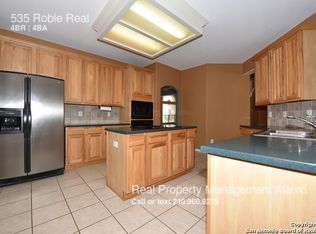Building Photo - 535 Roble Real