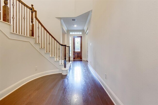 Foto del edificio - 10307 Latta Creek Dr