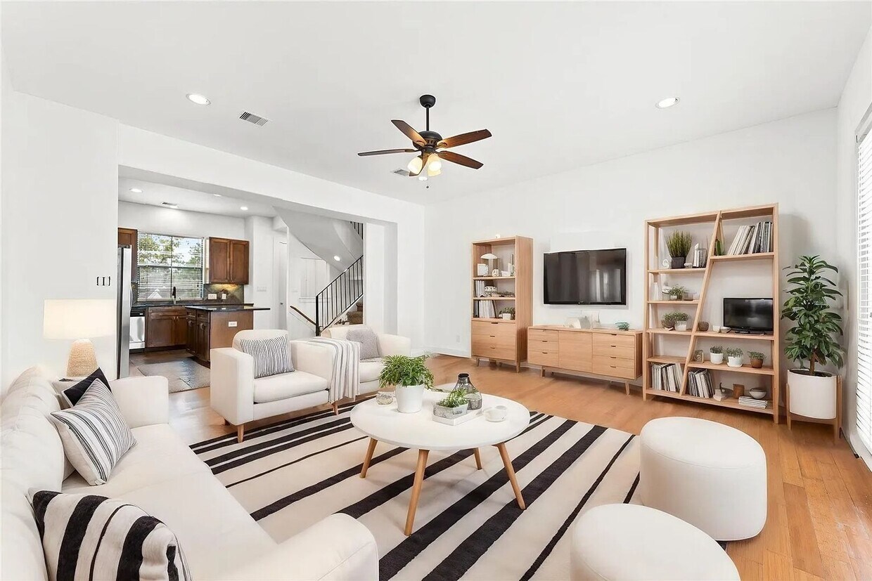 Primary Photo - Stylish 3BR Townhome in Houston