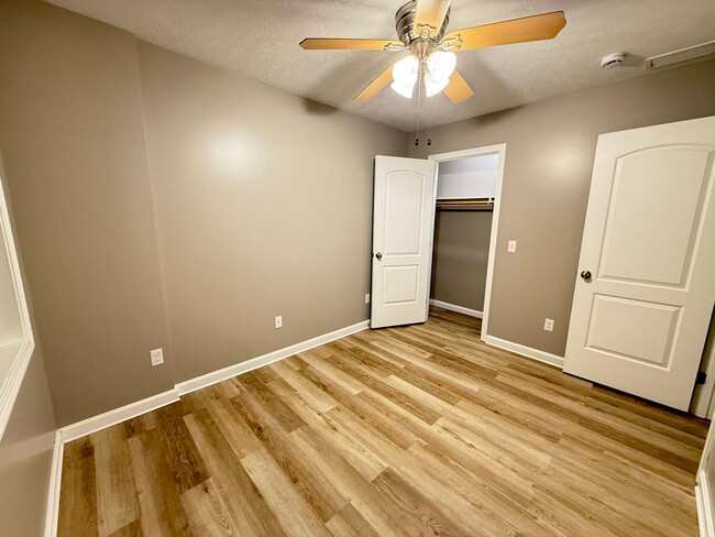 Photo - 35-37 Westwood Drive Apartment