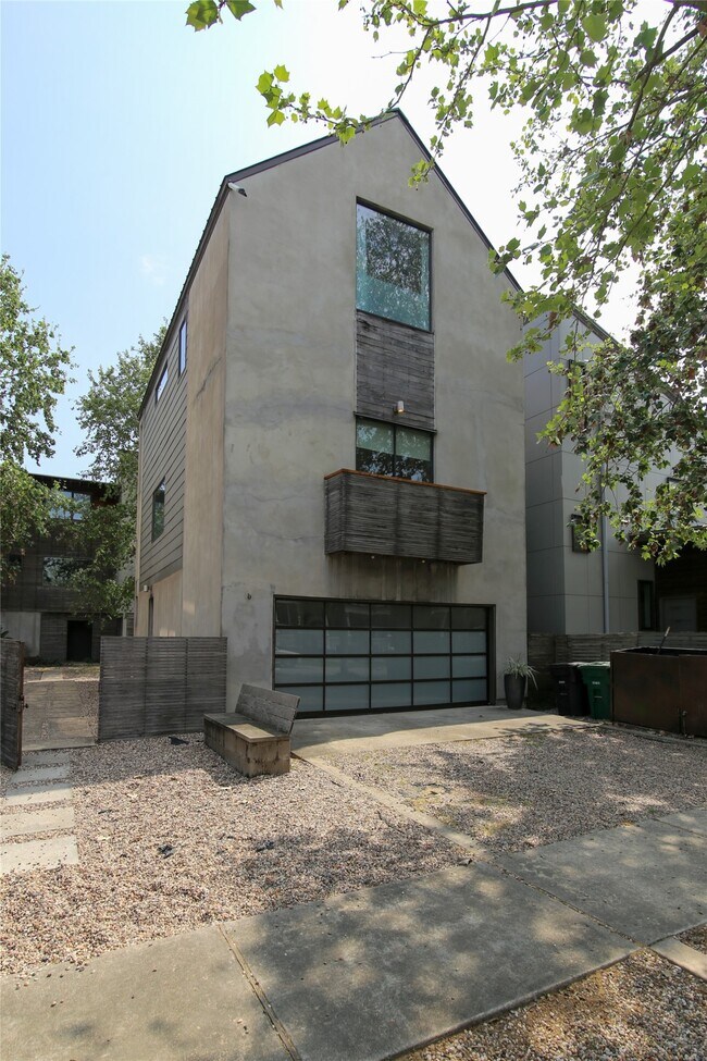 Foto del edificio - 730 Tulane St