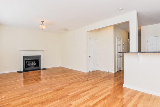 Foto del edificio - 18 Willowbrook Cir