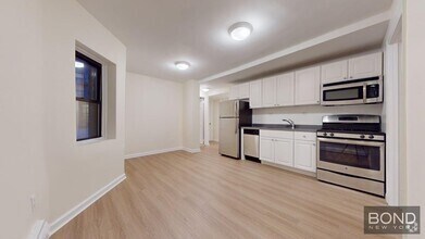 Building Photo - 150 E 84th St