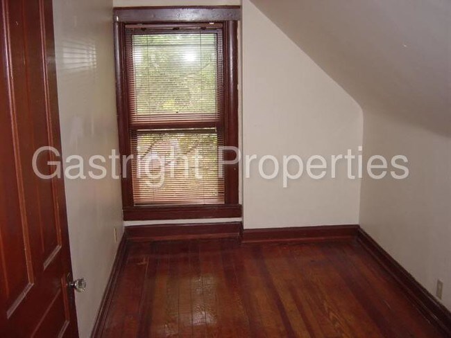 Foto del edificio - 19 Wallace Ave