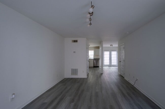 Interior Photo - Golden Gate Townhomes