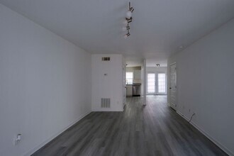 Interior Photo - Golden Gate Townhomes