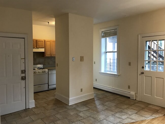 Building Photo - 55 Bright St