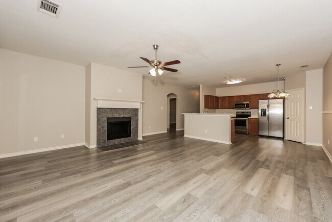 Foto del edificio - 1106 Longhorn Ln