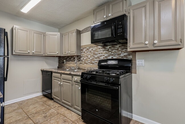 Building Photo - 4724 Granada Dr