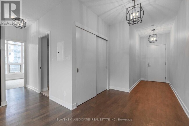 Photo du bâtiment - 126-1126 Simcoe St